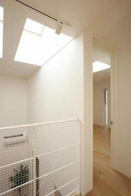 ２階洋室　天井ジャストドア